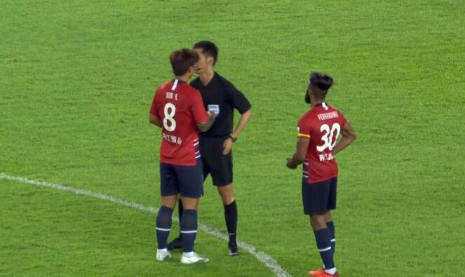 国际米兰争议判罚，VAR介入引发争议  